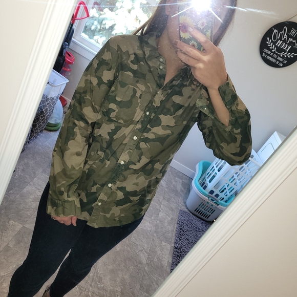 Old Navy Tops - Old Navy The Classic Shirt